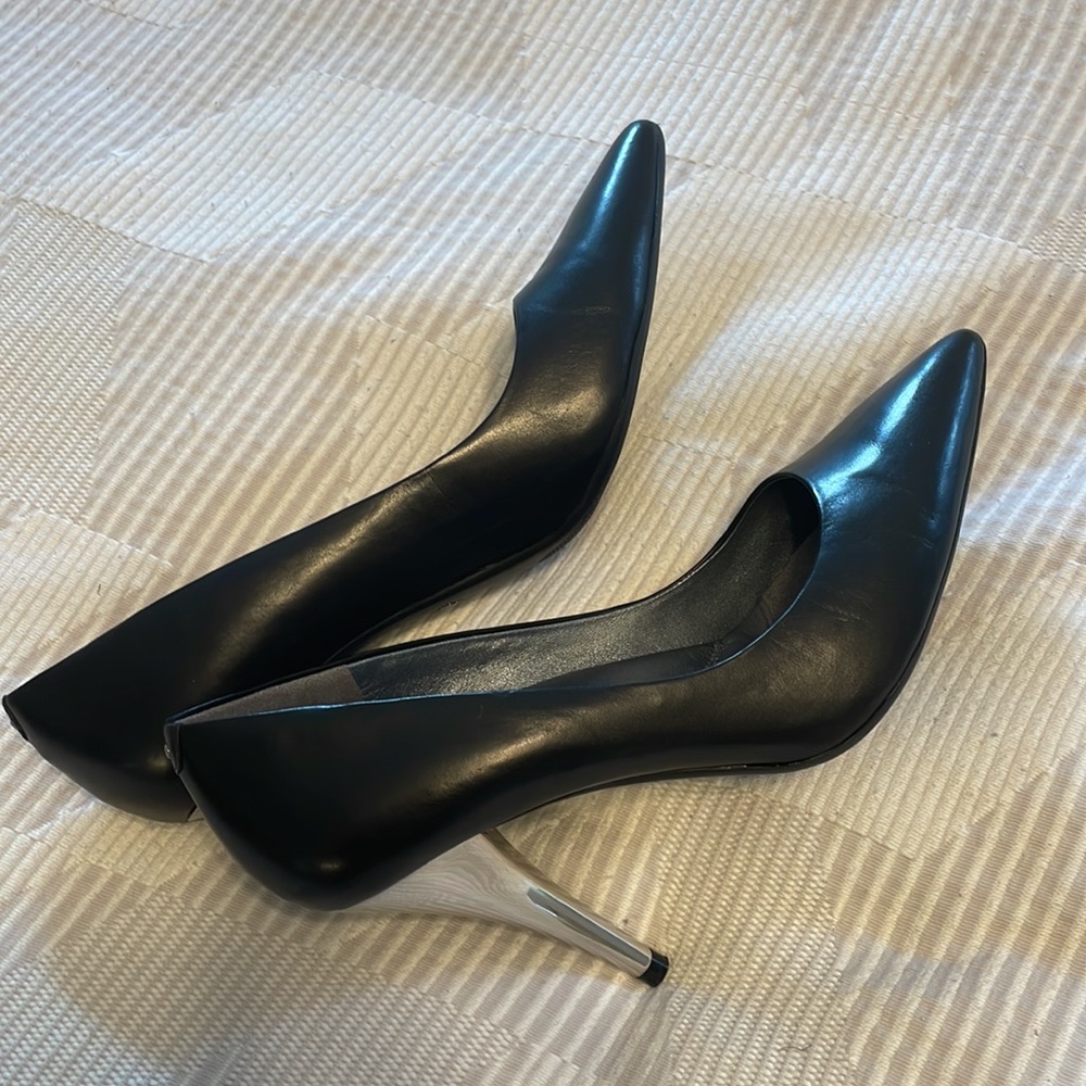 Kenneth Cole black heels